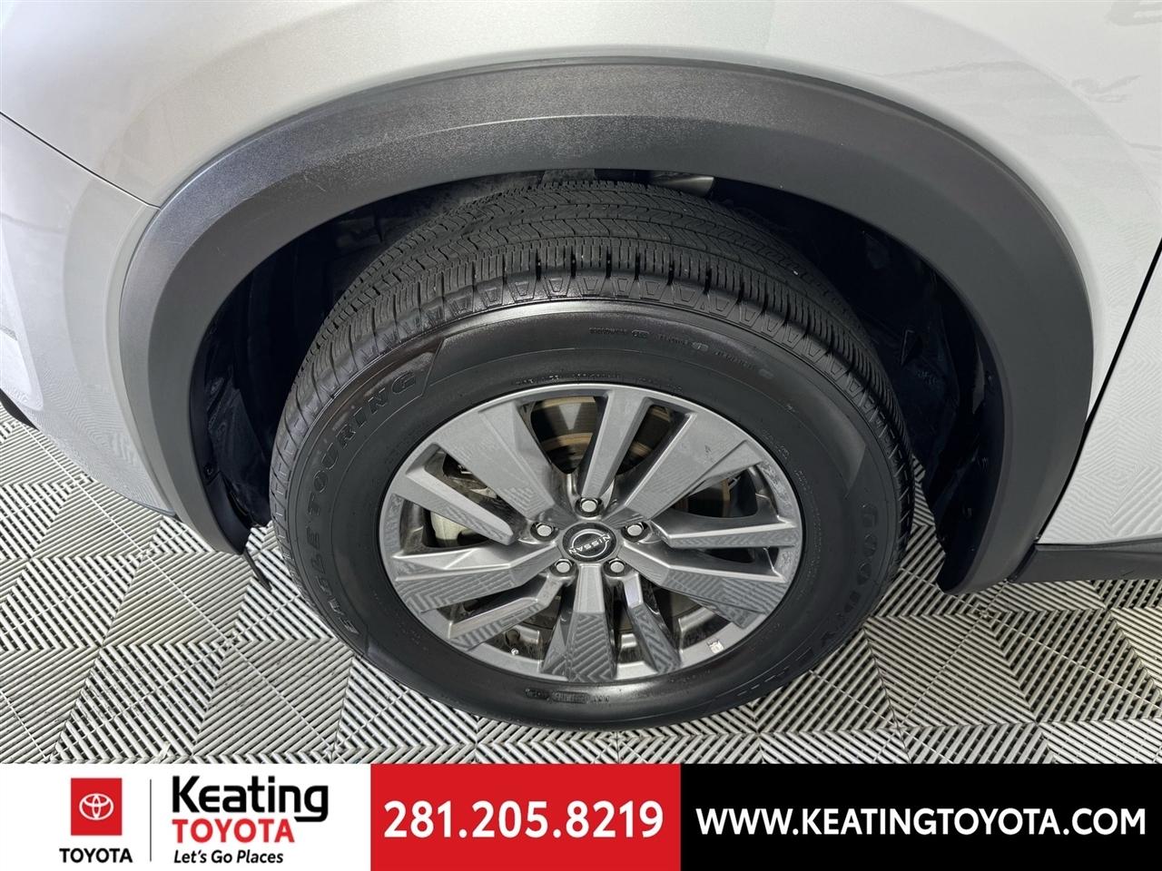 Nissan Pathfinder SV 2025