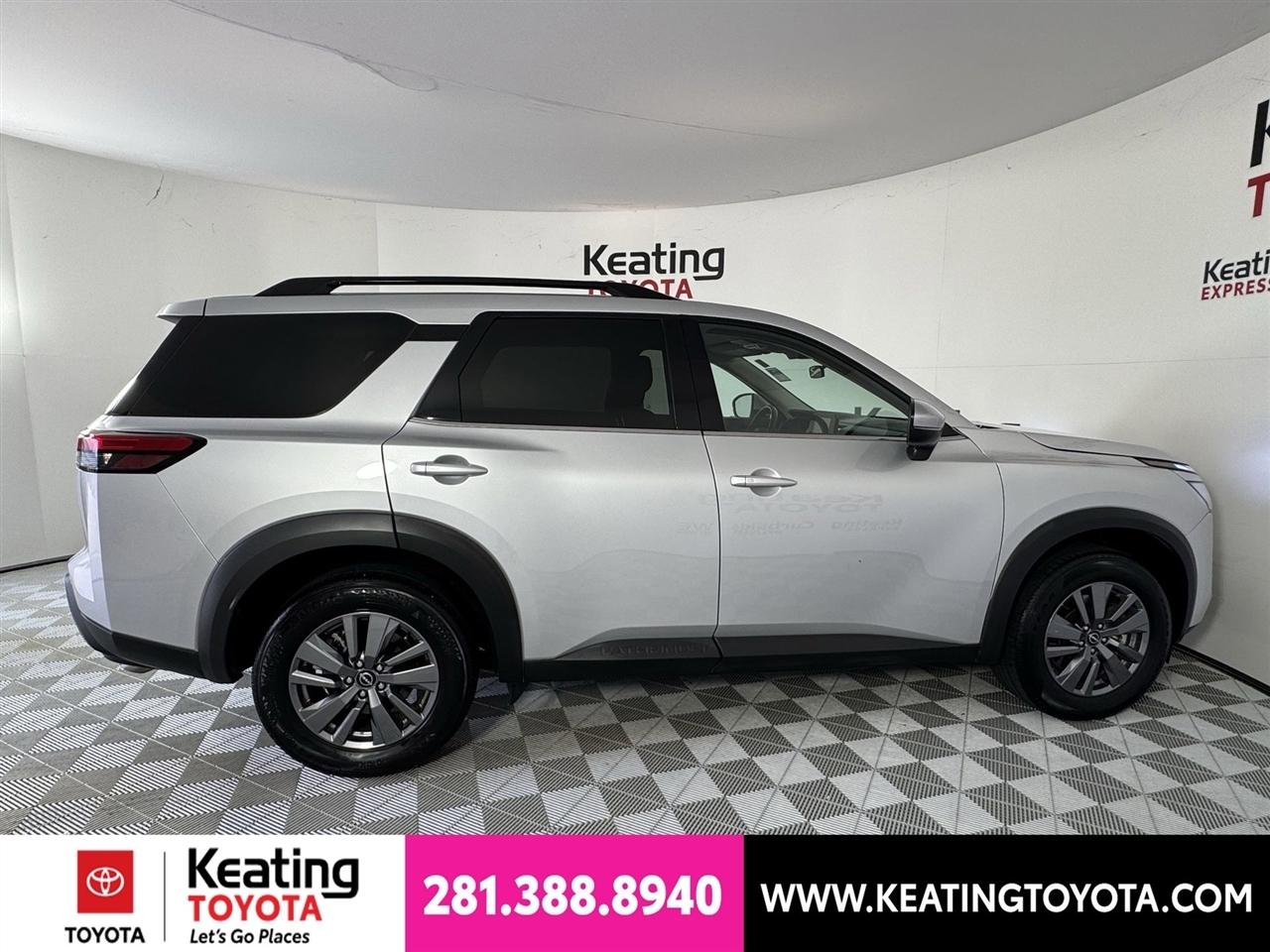 Nissan Pathfinder SV 2025