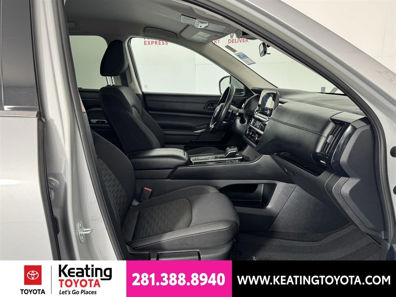 Nissan Pathfinder SV 2025