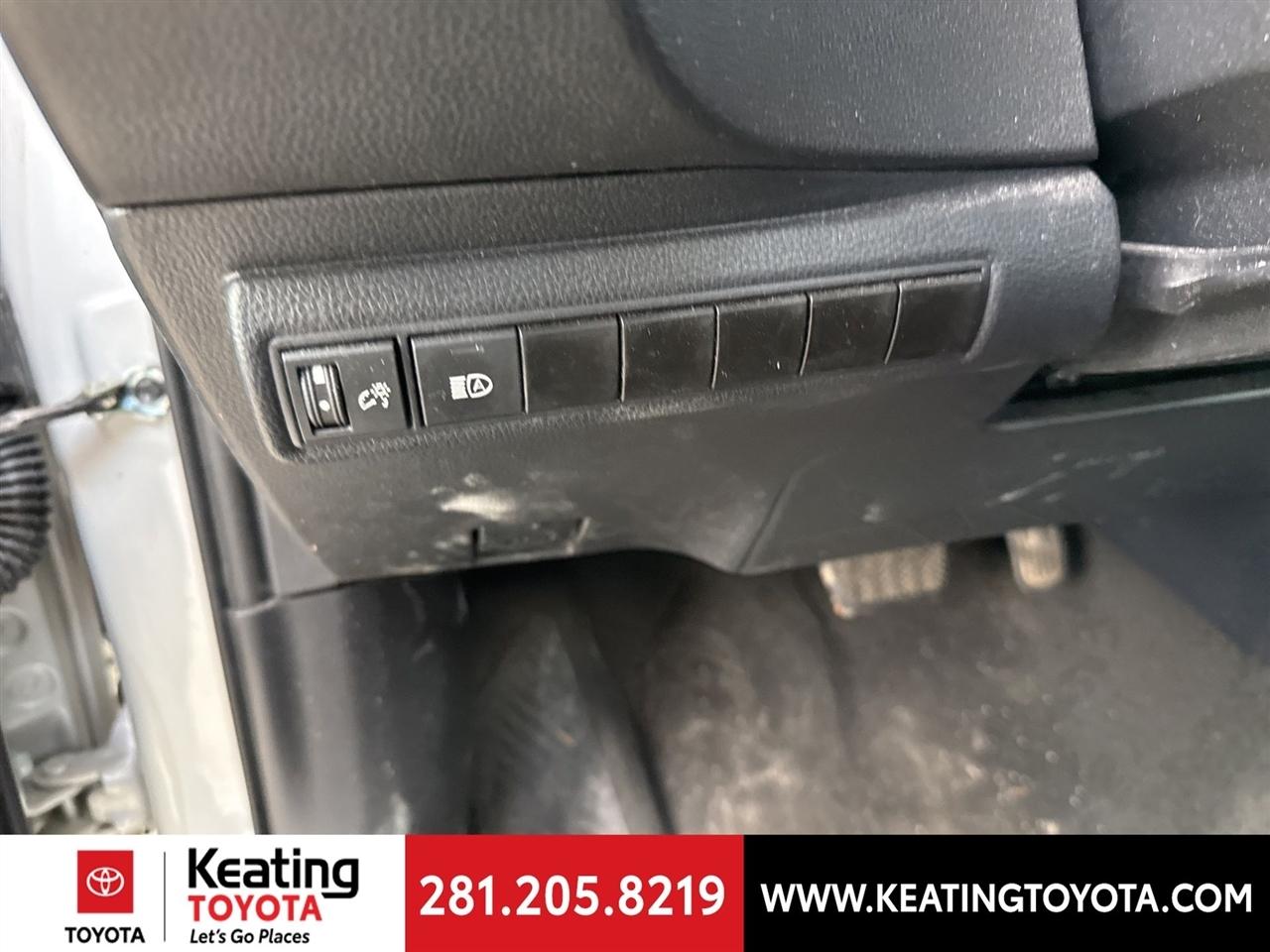 Toyota Corolla LE 2024