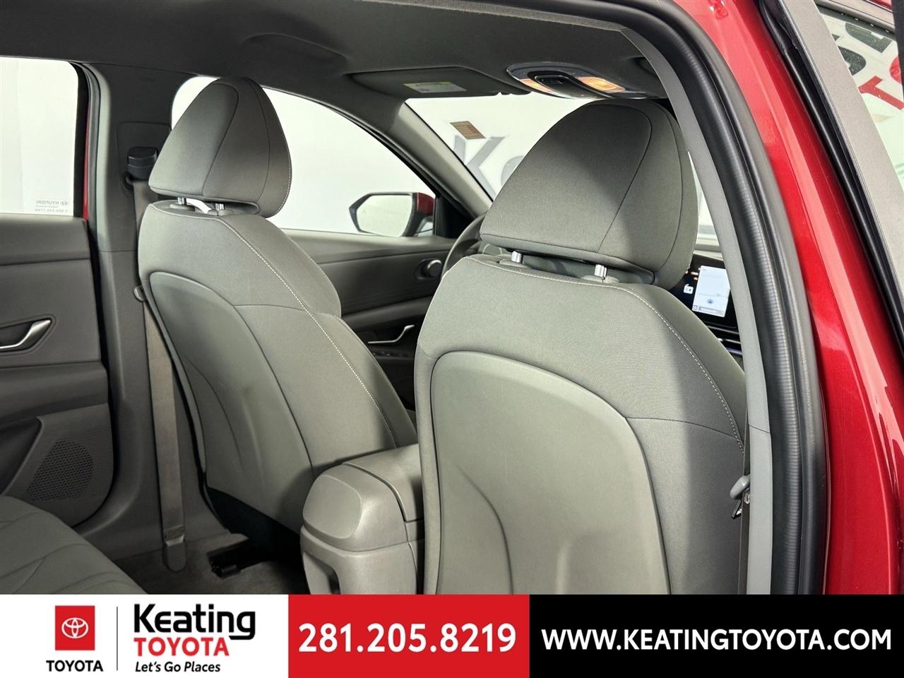 Hyundai Elantra SEL 2024