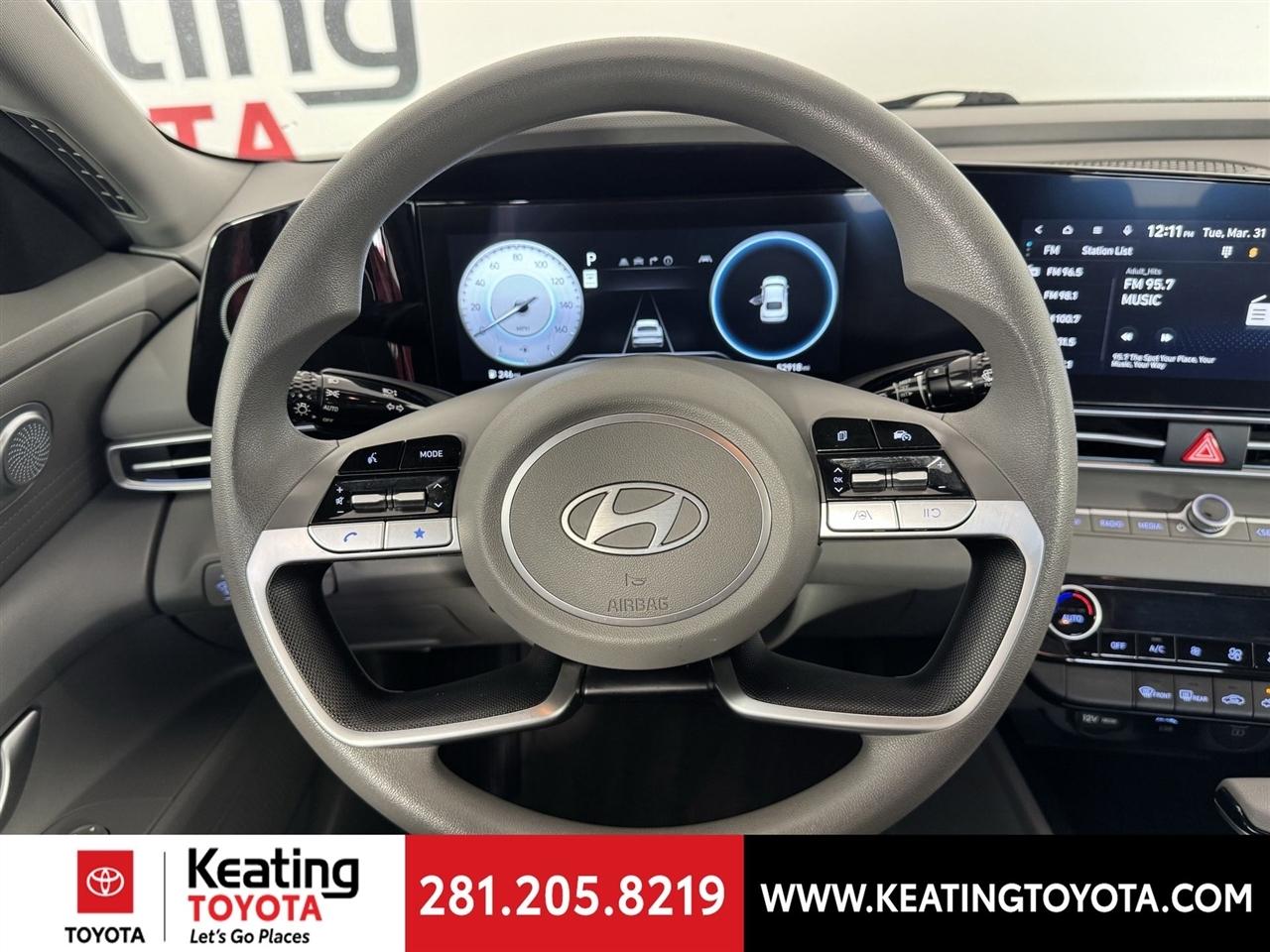 Hyundai Elantra SEL 2024