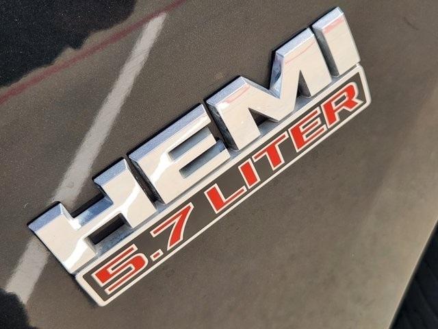 RAM 1500 SLT Crew Cab SWB 2WD 2016