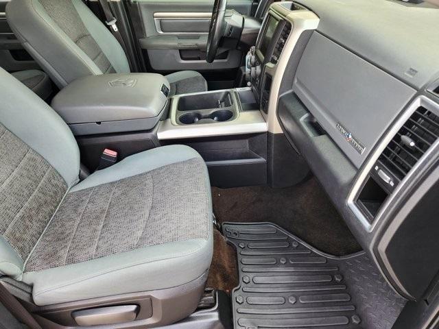 RAM 1500 SLT Crew Cab SWB 2WD 2016