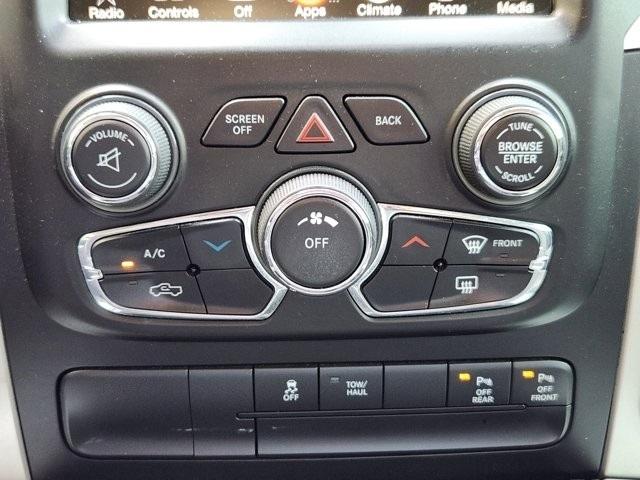 RAM 1500 SLT Crew Cab SWB 2WD 2016