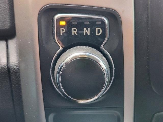 RAM 1500 SLT Crew Cab SWB 2WD 2016