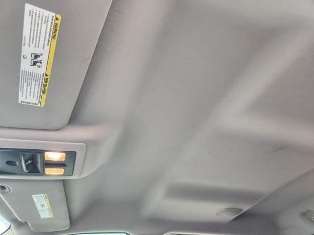 RAM 1500 SLT Crew Cab SWB 2WD 2016