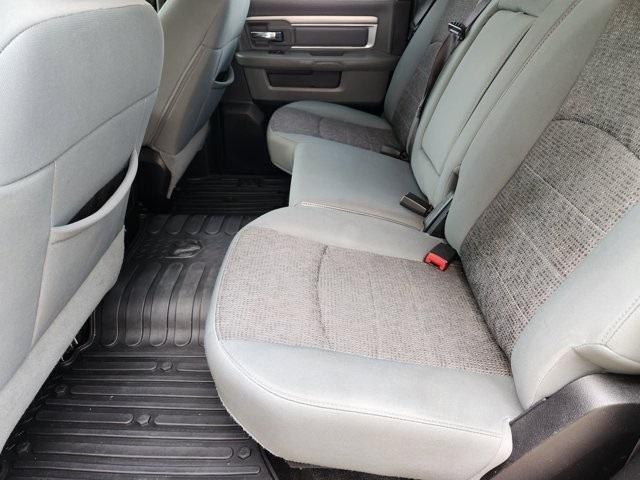 RAM 1500 SLT Crew Cab SWB 2WD 2016