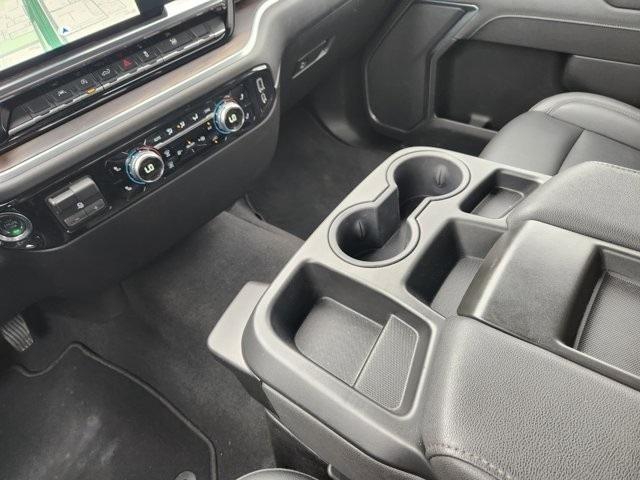 GMC Sierra 1500 SLT Crew Cab 2WD 2026