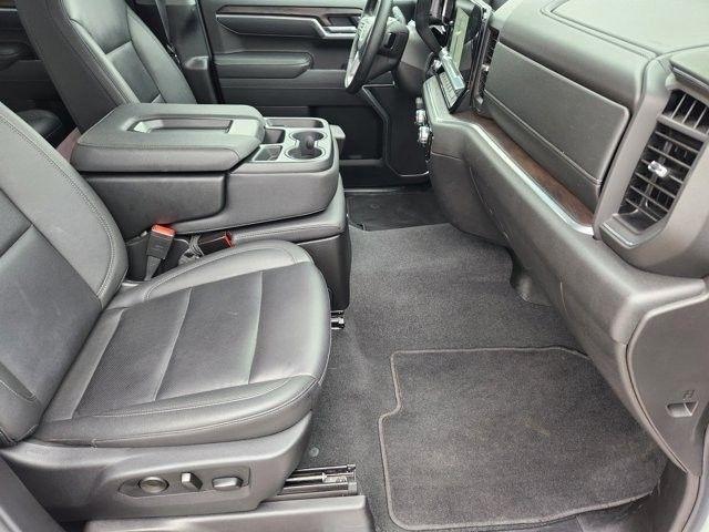 GMC Sierra 1500 SLT Crew Cab 2WD 2026