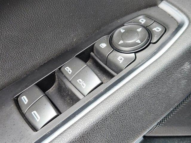 GMC Sierra 1500 SLT Crew Cab 2WD 2026