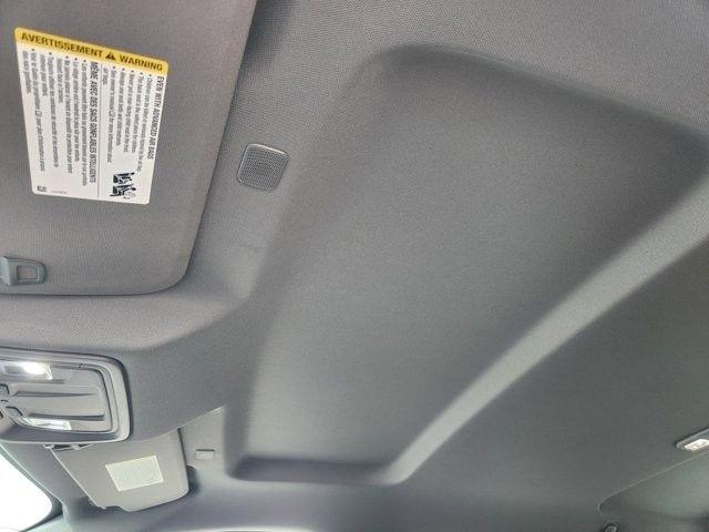 GMC Sierra 1500 SLT Crew Cab 2WD 2026