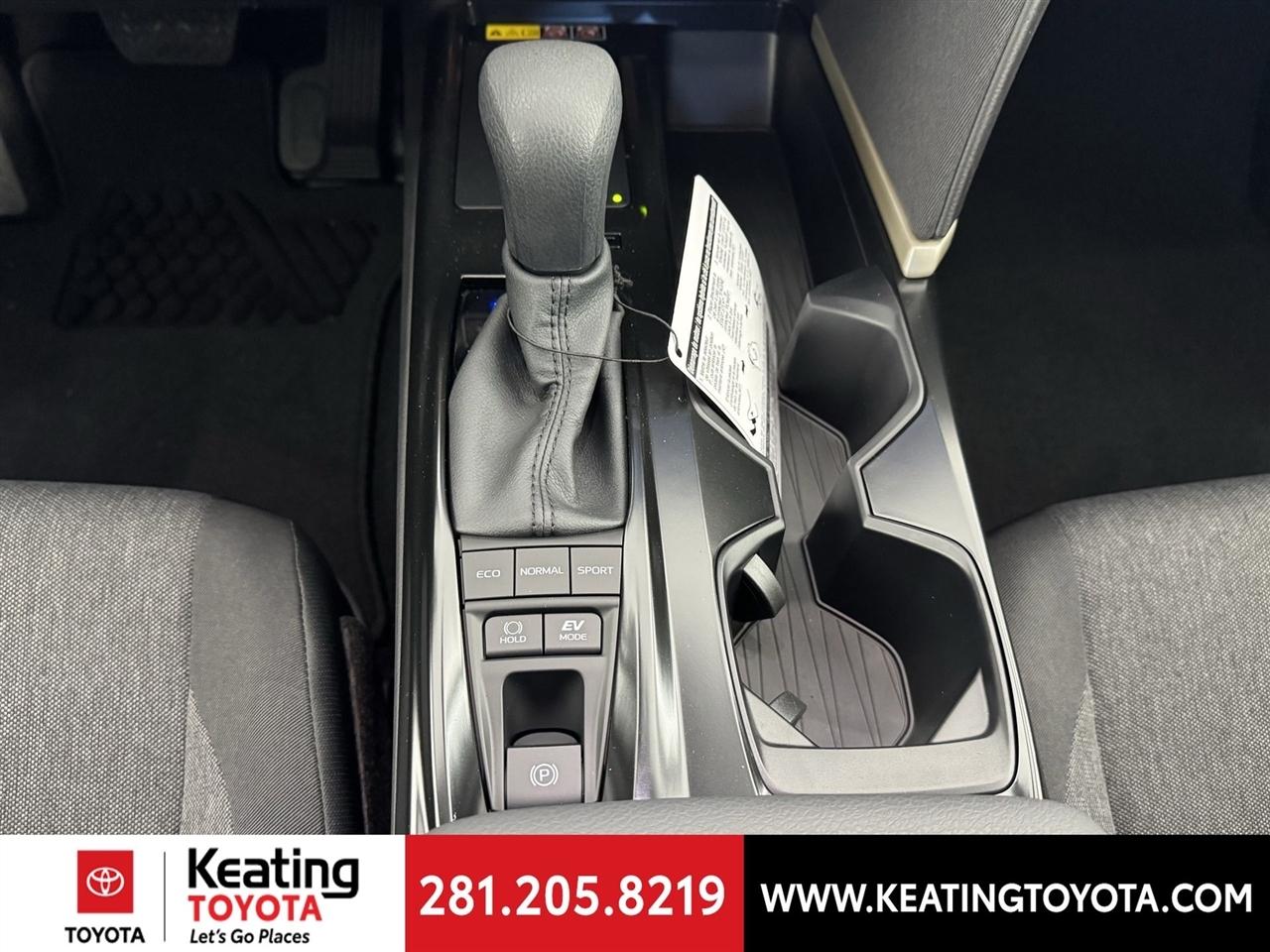 Toyota Camry Hybrid XLE 2026