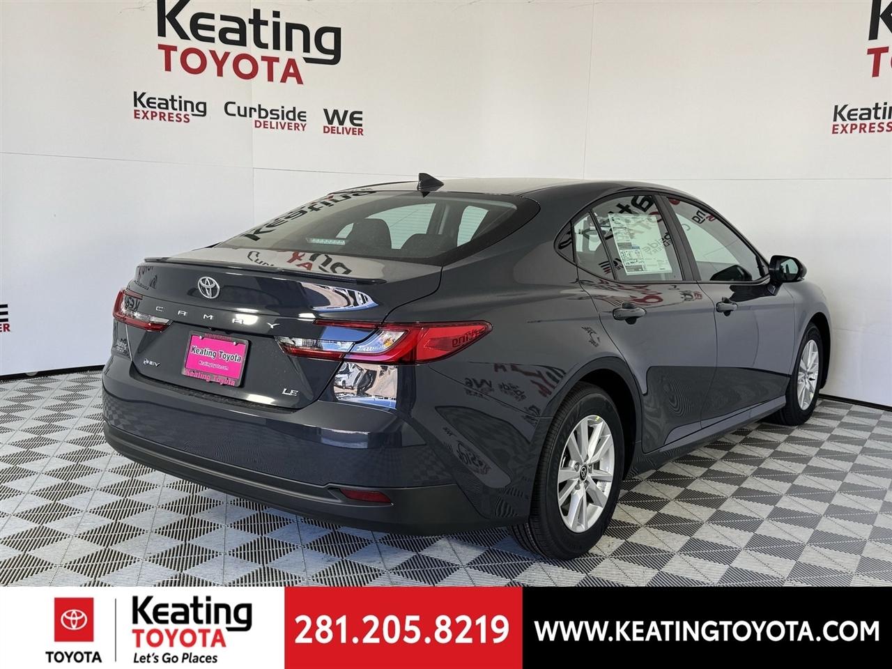 Toyota Camry Hybrid XLE 2026