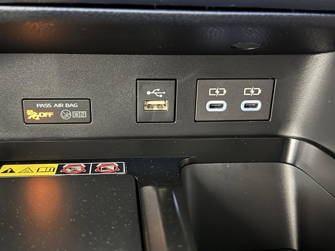 Toyota Camry Hybrid XLE 2026