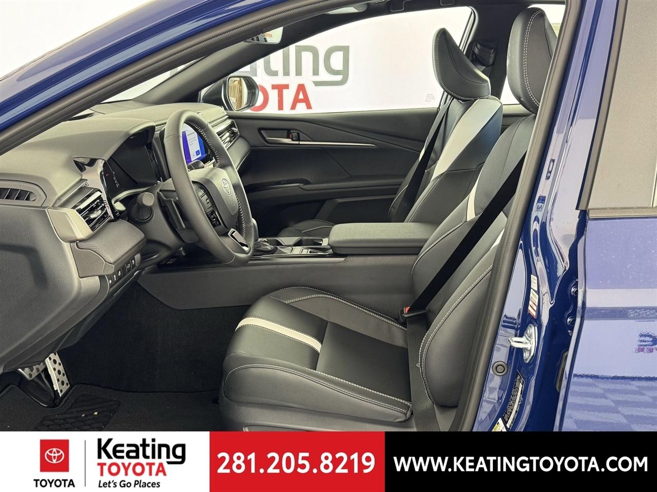 Toyota Camry Hybrid XLE 2026