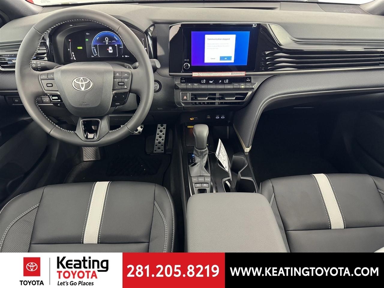 Toyota Camry Hybrid XLE 2026