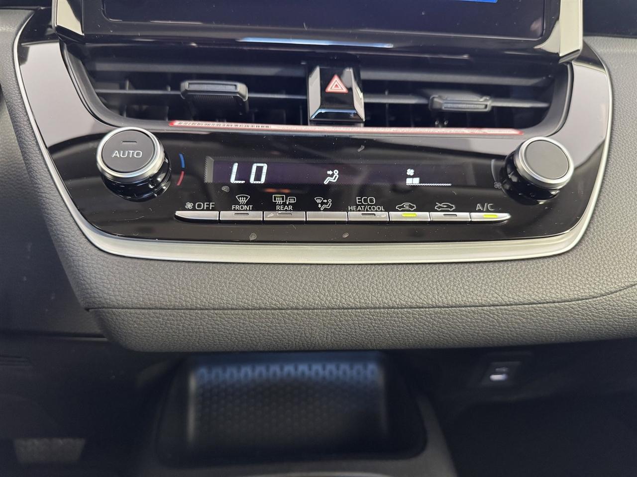 Toyota Corolla Hybrid LE 2026