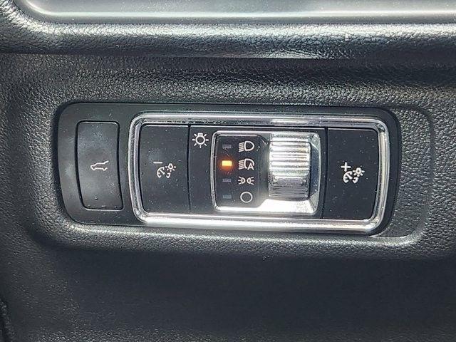 Lincoln Corsair Base 2023