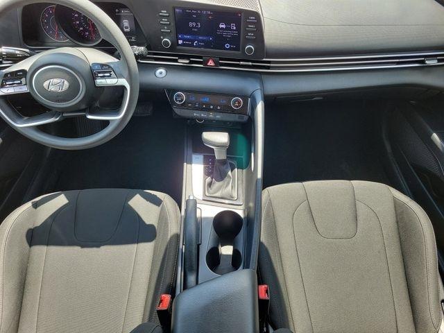 Hyundai Elantra SEL 2022