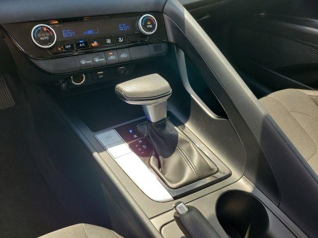 Hyundai Elantra SEL 2022