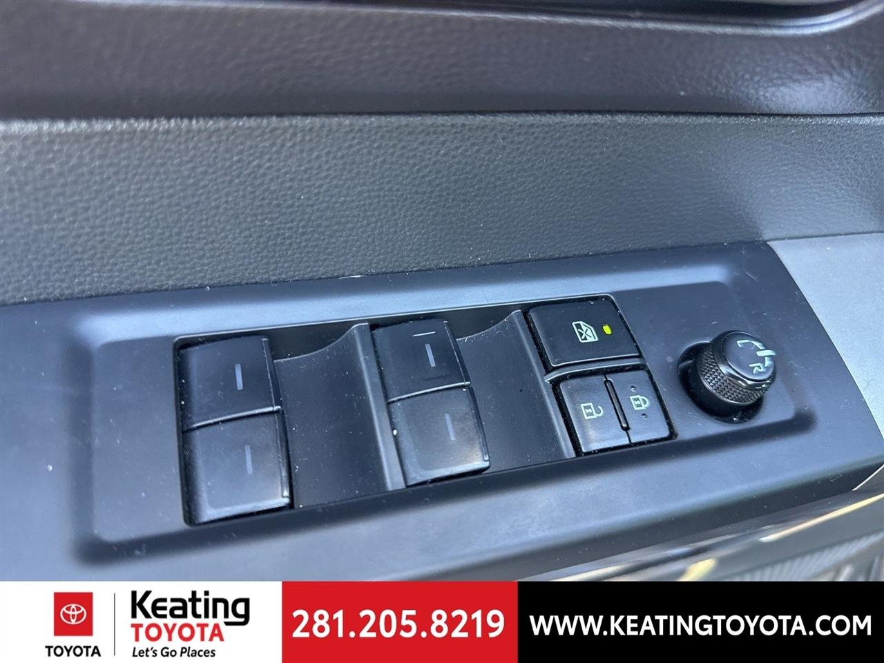 Toyota Tundra SR5 CrewMax 4WD 2025