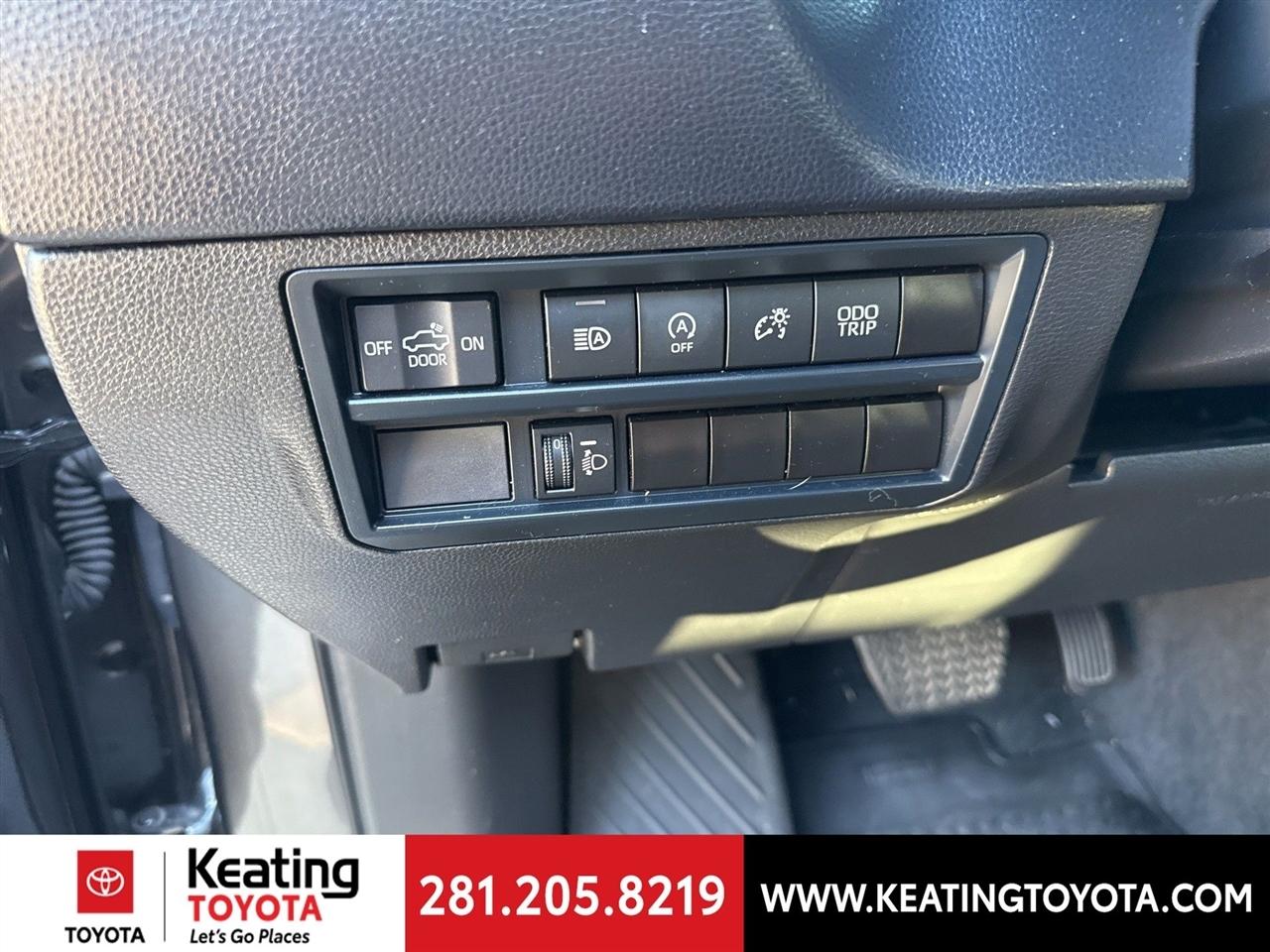 Toyota Tundra SR5 CrewMax 4WD 2025