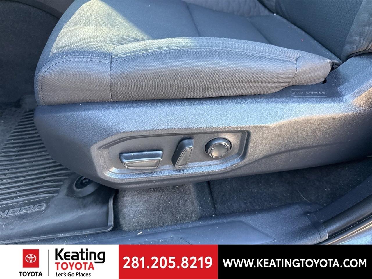 Toyota Tundra SR5 CrewMax 4WD 2025