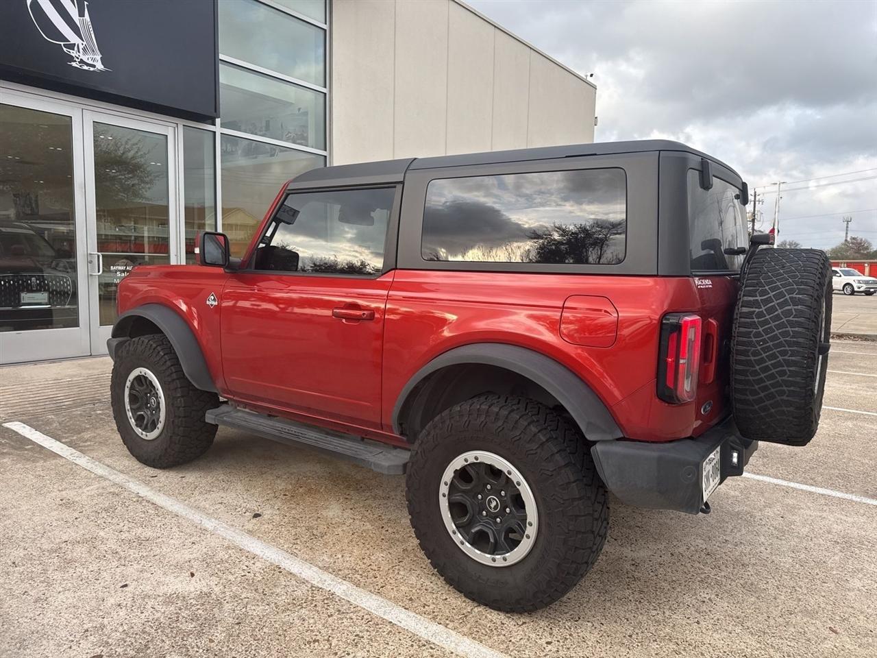 Ford Bronco Outer Banks 2-Door w/Advanced 2023