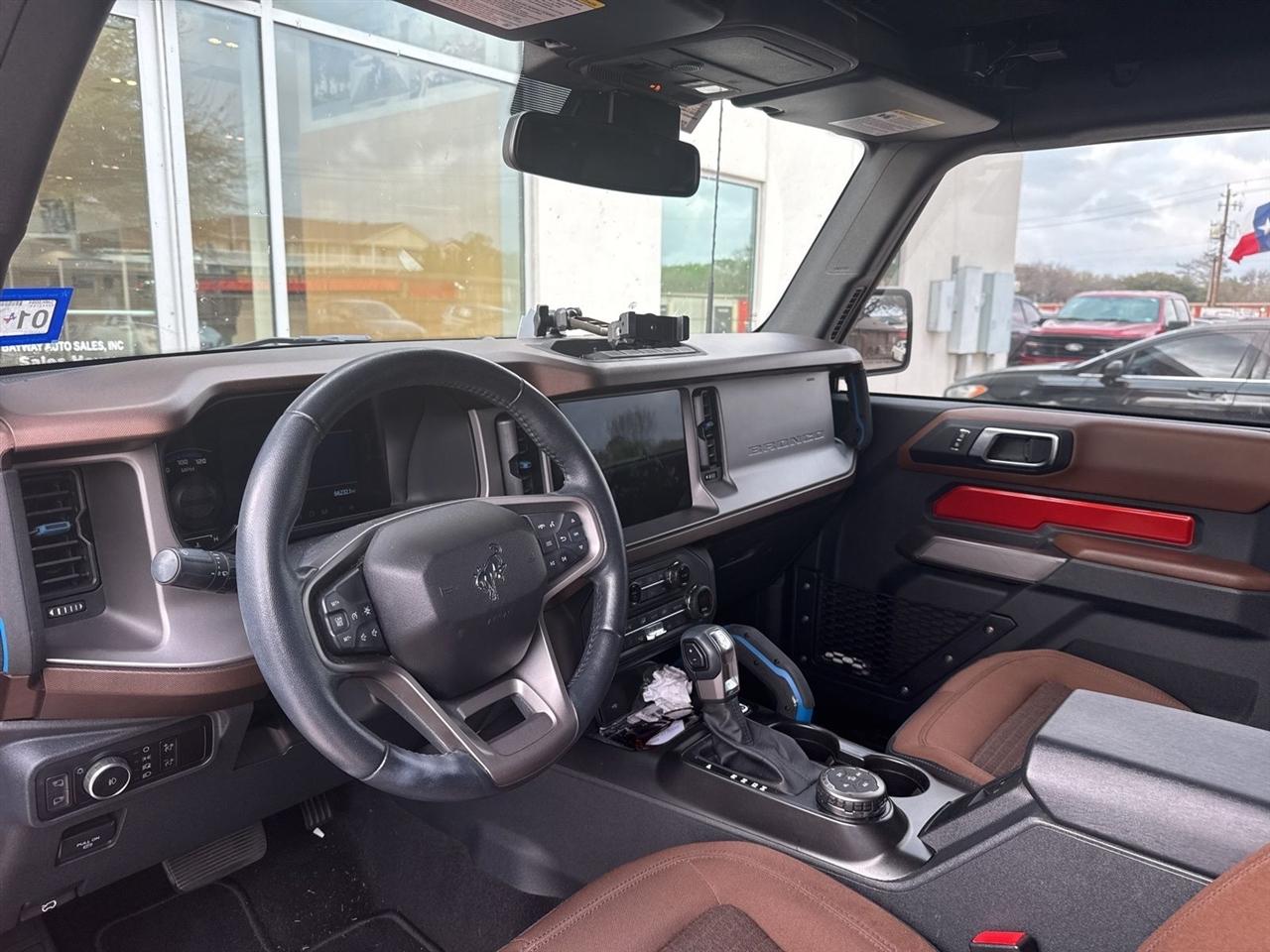 Ford Bronco Outer Banks 2-Door w/Advanced 2023