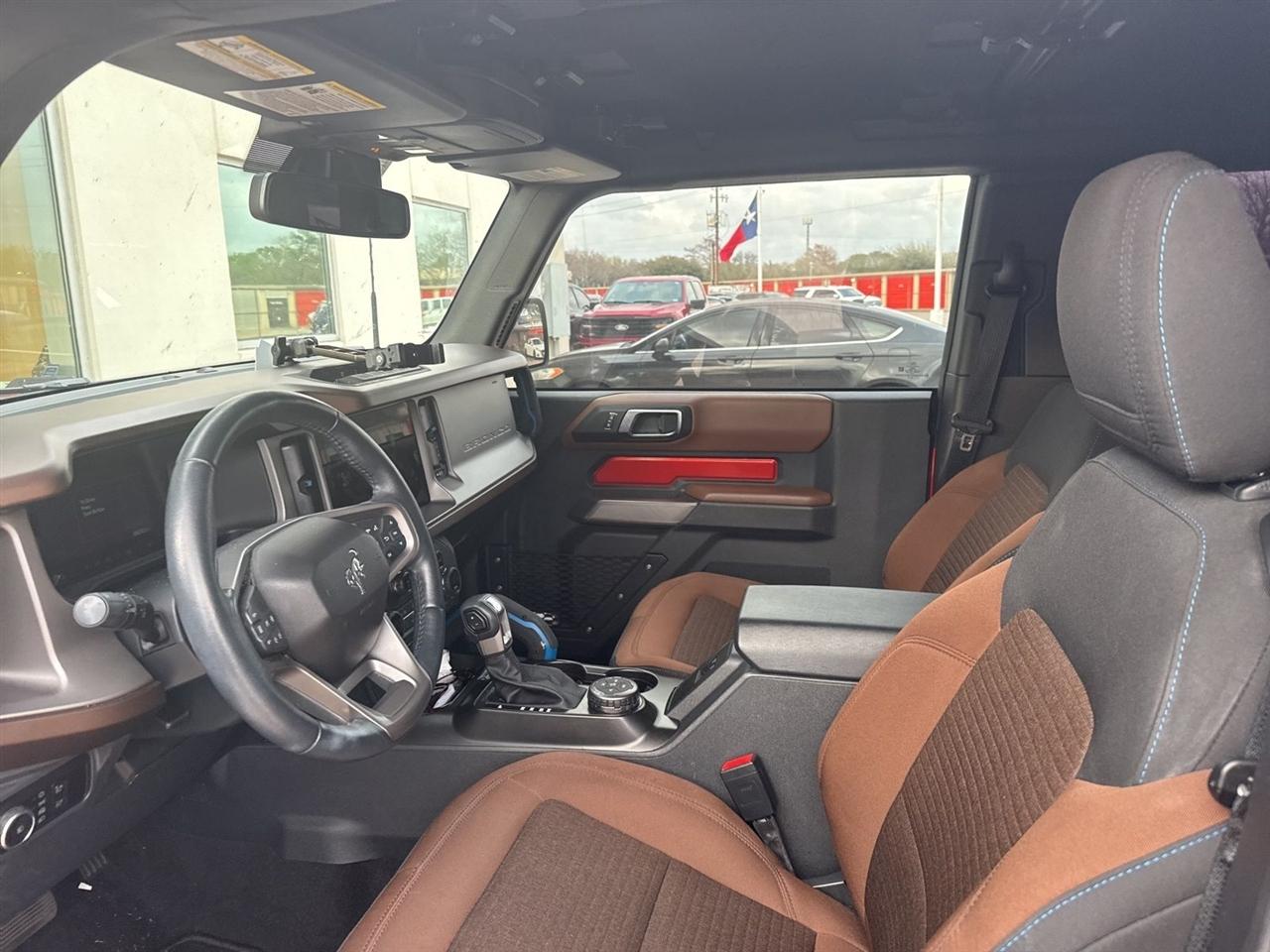 Ford Bronco Outer Banks 2-Door w/Advanced 2023