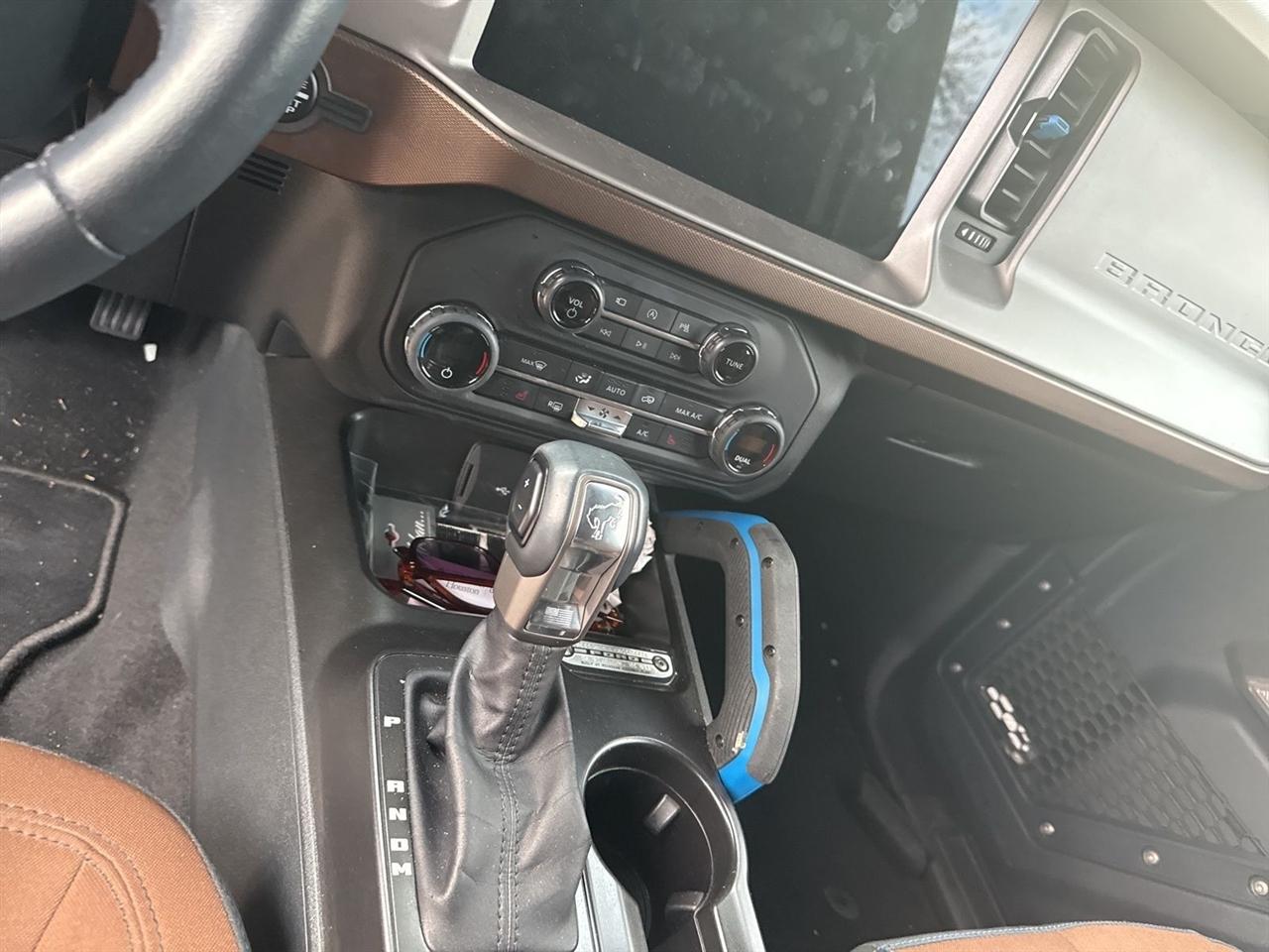 Ford Bronco Outer Banks 2-Door w/Advanced 2023