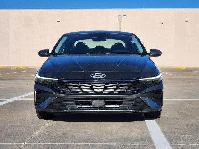 Hyundai Elantra Limited 2025