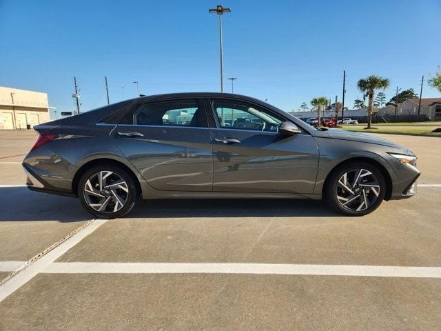 Hyundai Elantra Limited 2025