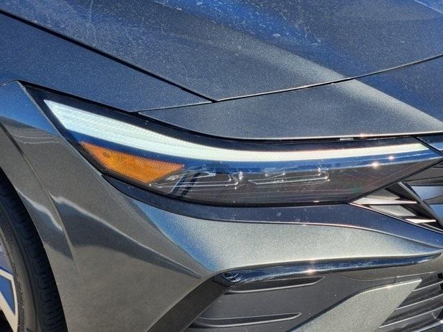 Hyundai Elantra Limited 2025