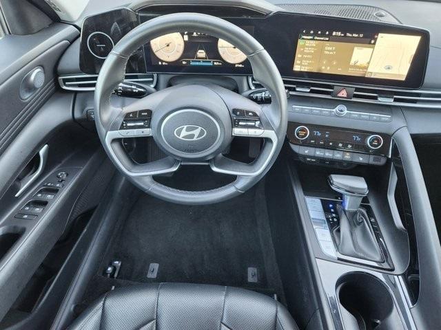 Hyundai Elantra Limited 2025