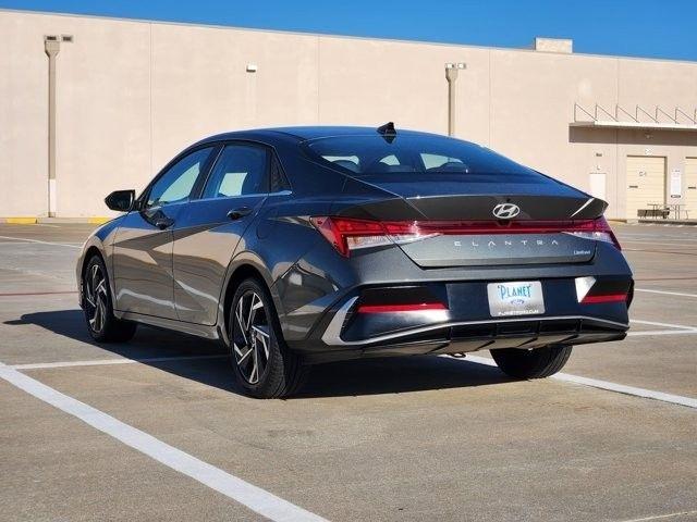 Hyundai Elantra Limited 2025