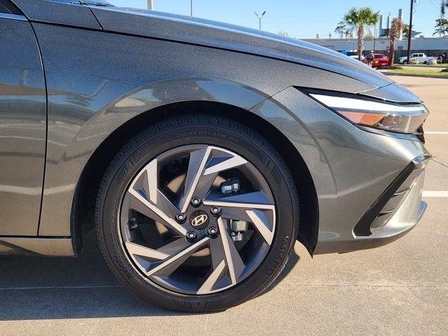 Hyundai Elantra Limited 2025