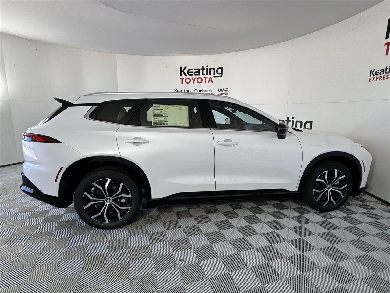 Toyota Crown Signia XLE 2026