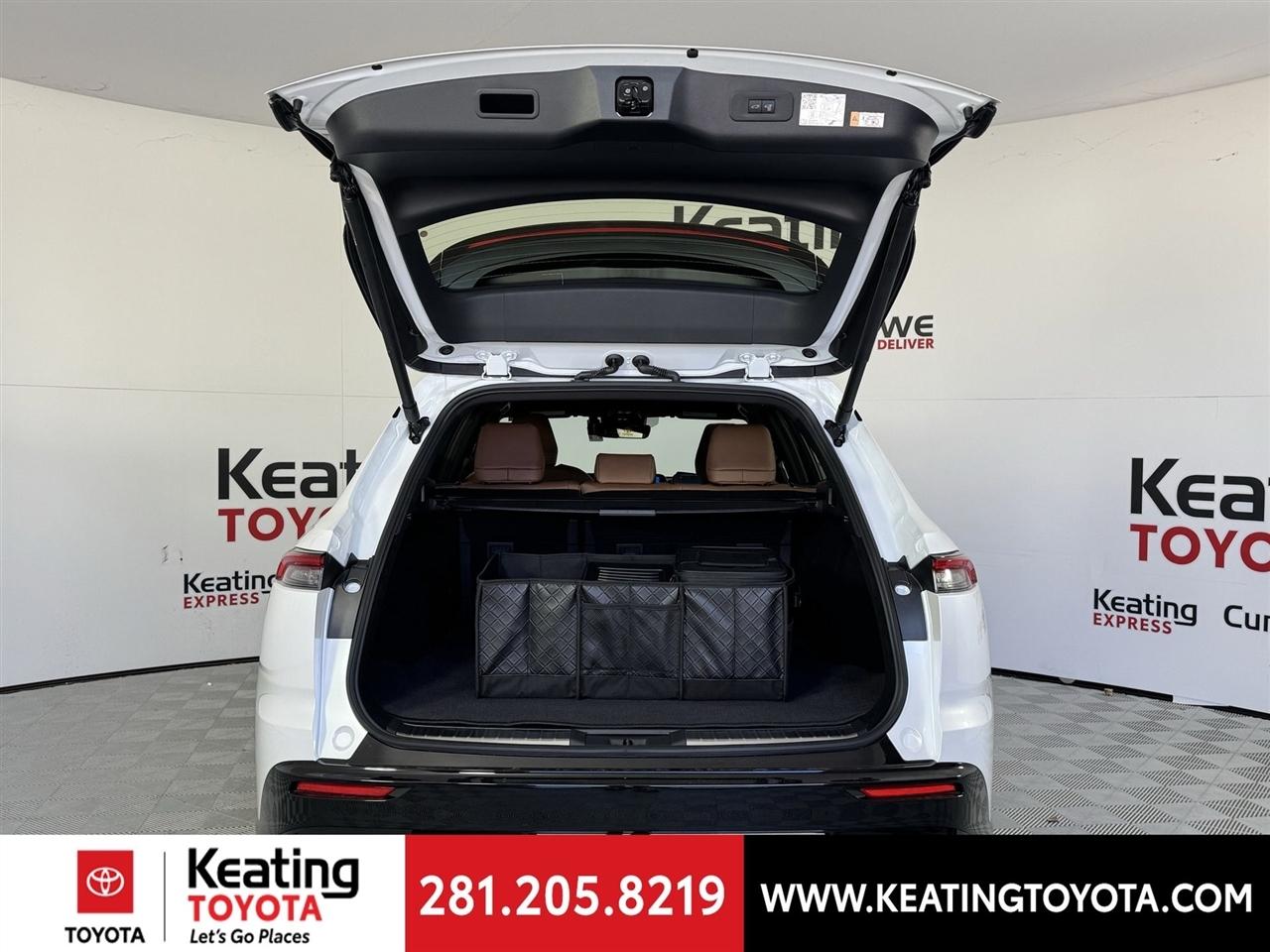 Toyota Crown Signia XLE 2026