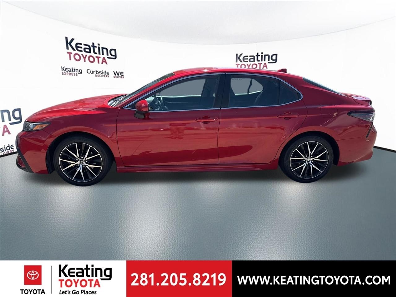 Toyota Camry SE 2021