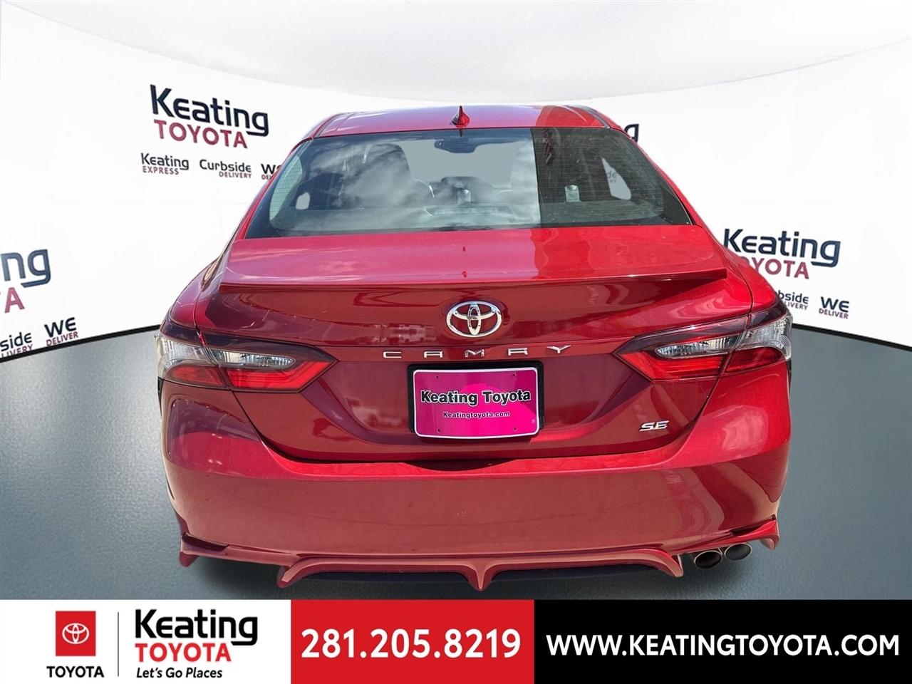 Toyota Camry SE 2021