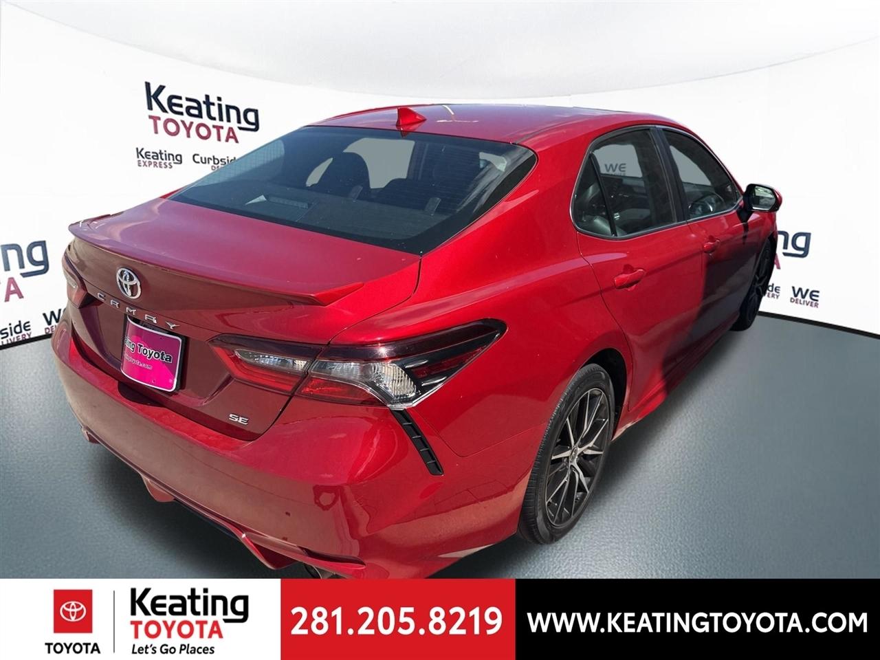 Toyota Camry SE 2021