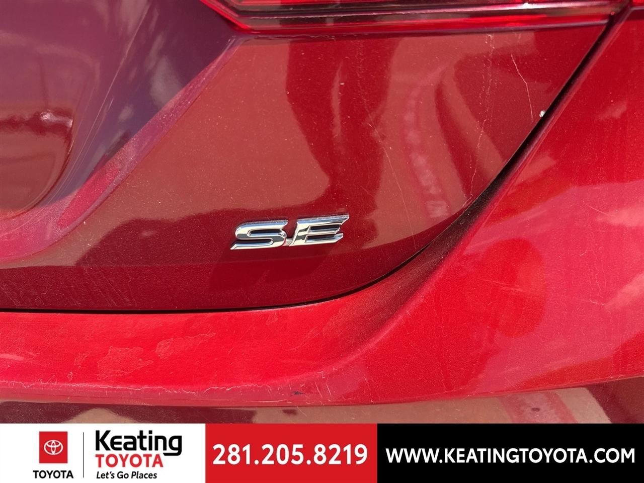 Toyota Camry SE 2021