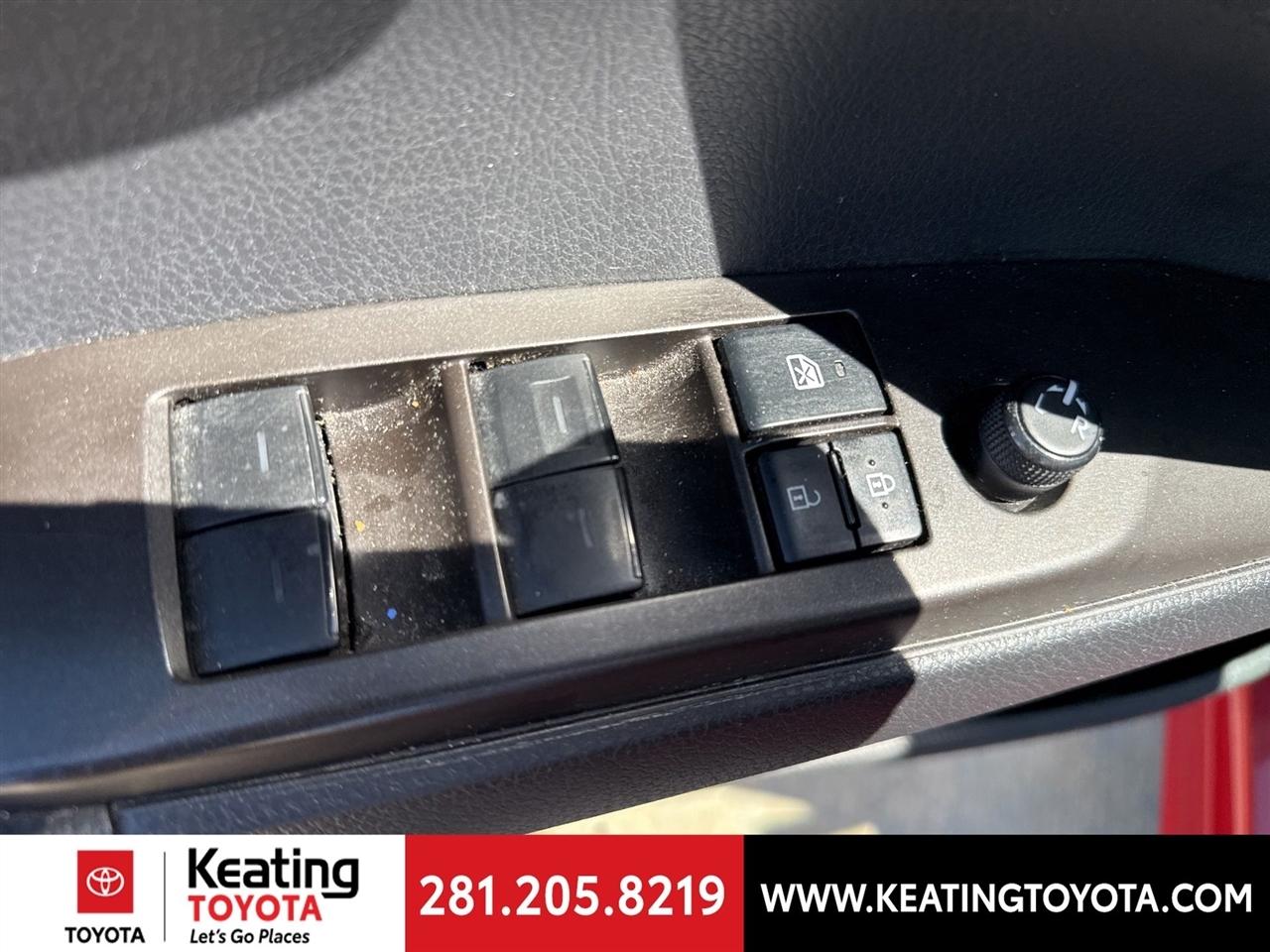 Toyota Camry SE 2021