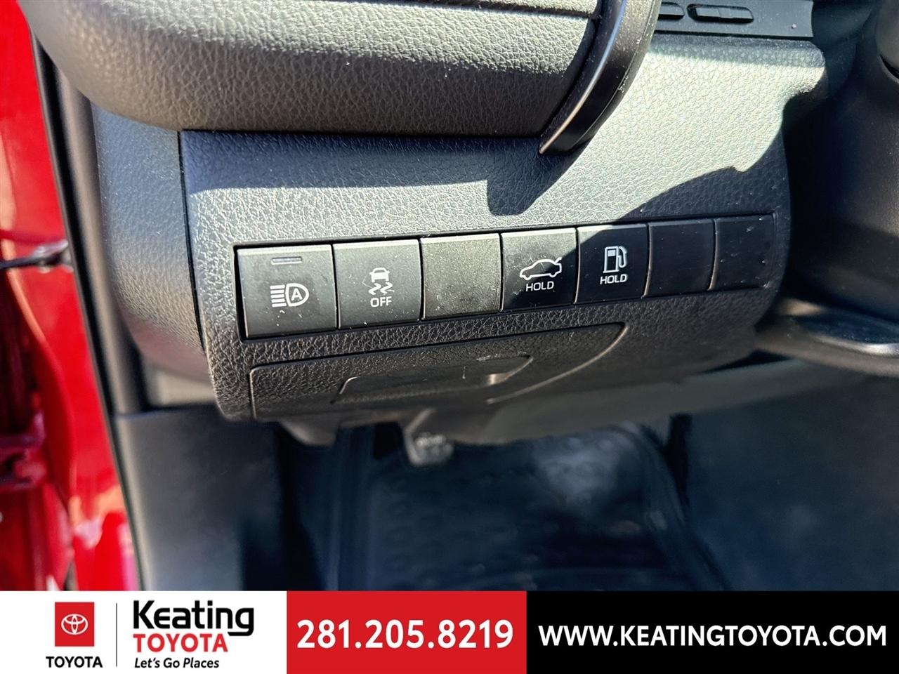 Toyota Camry SE 2021