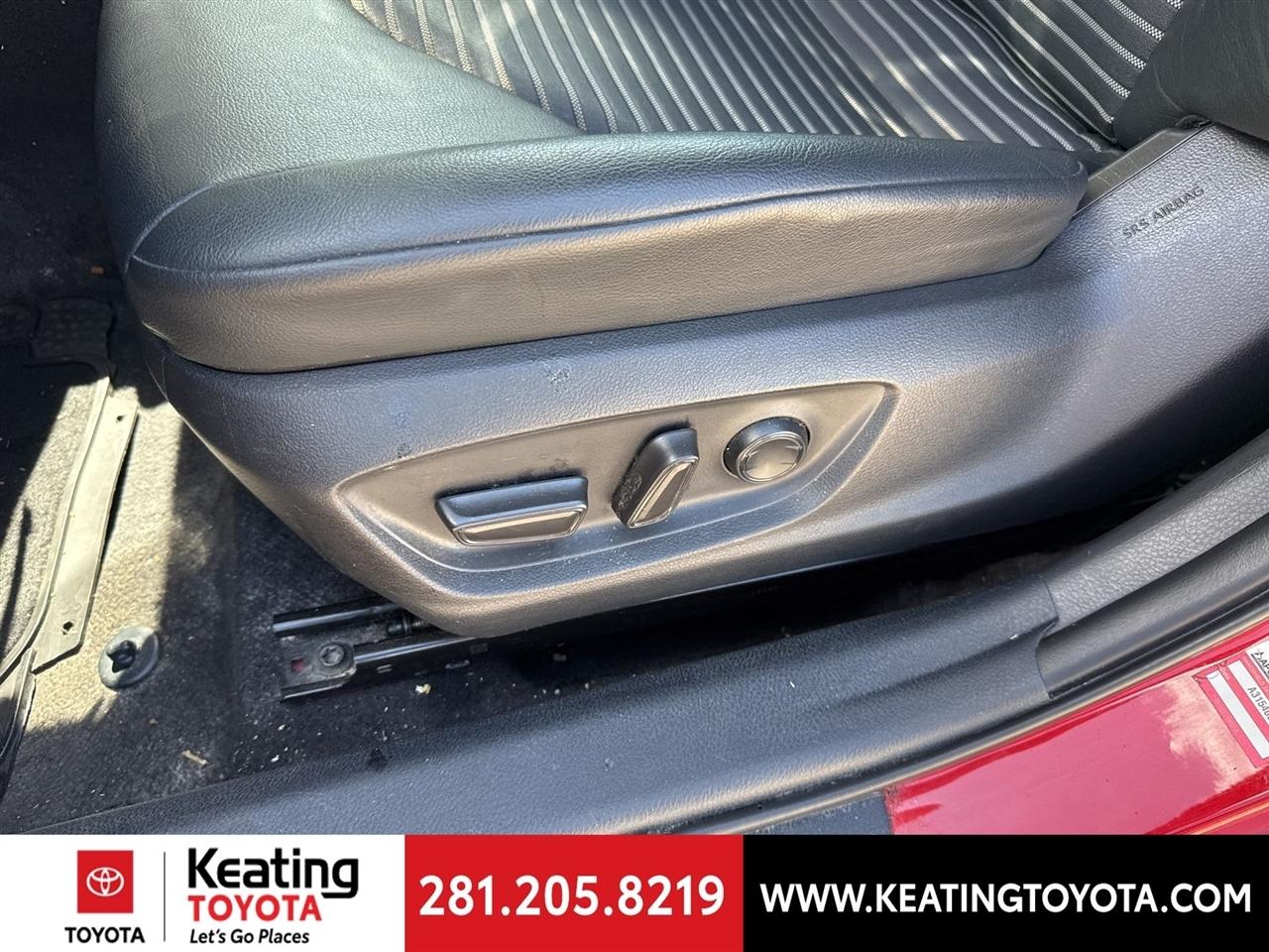 Toyota Camry SE 2021