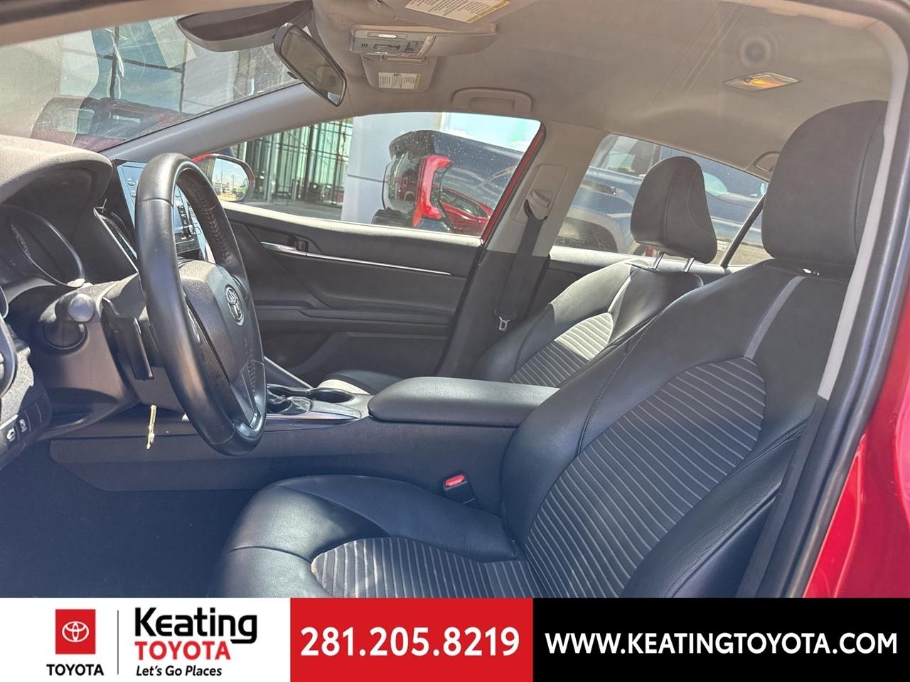 Toyota Camry SE 2021