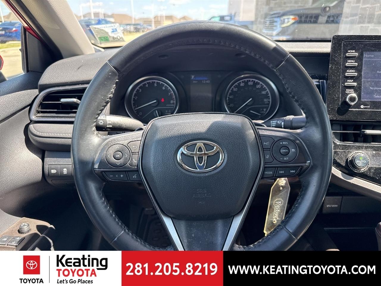 Toyota Camry SE 2021