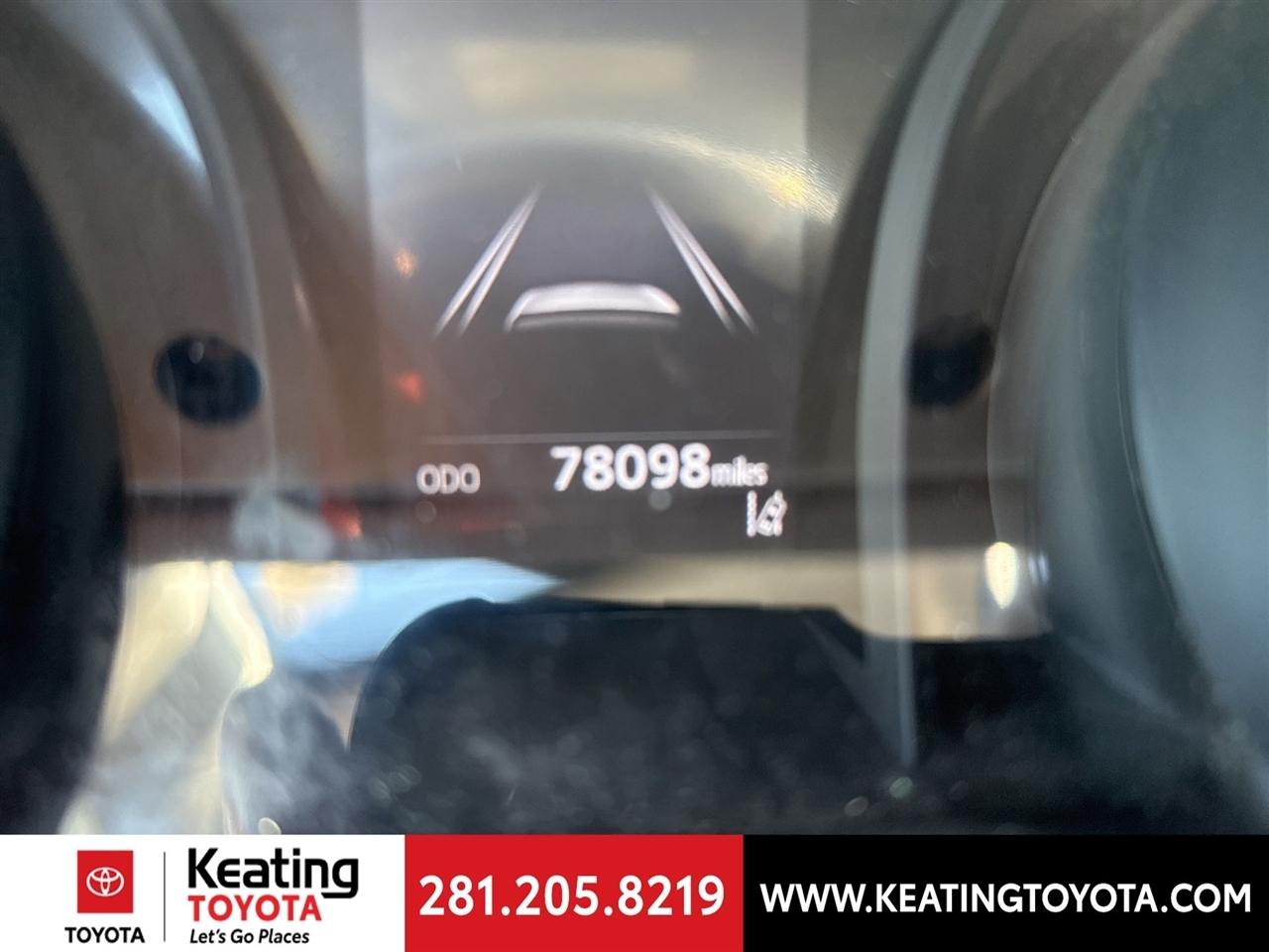 Toyota Camry SE 2021